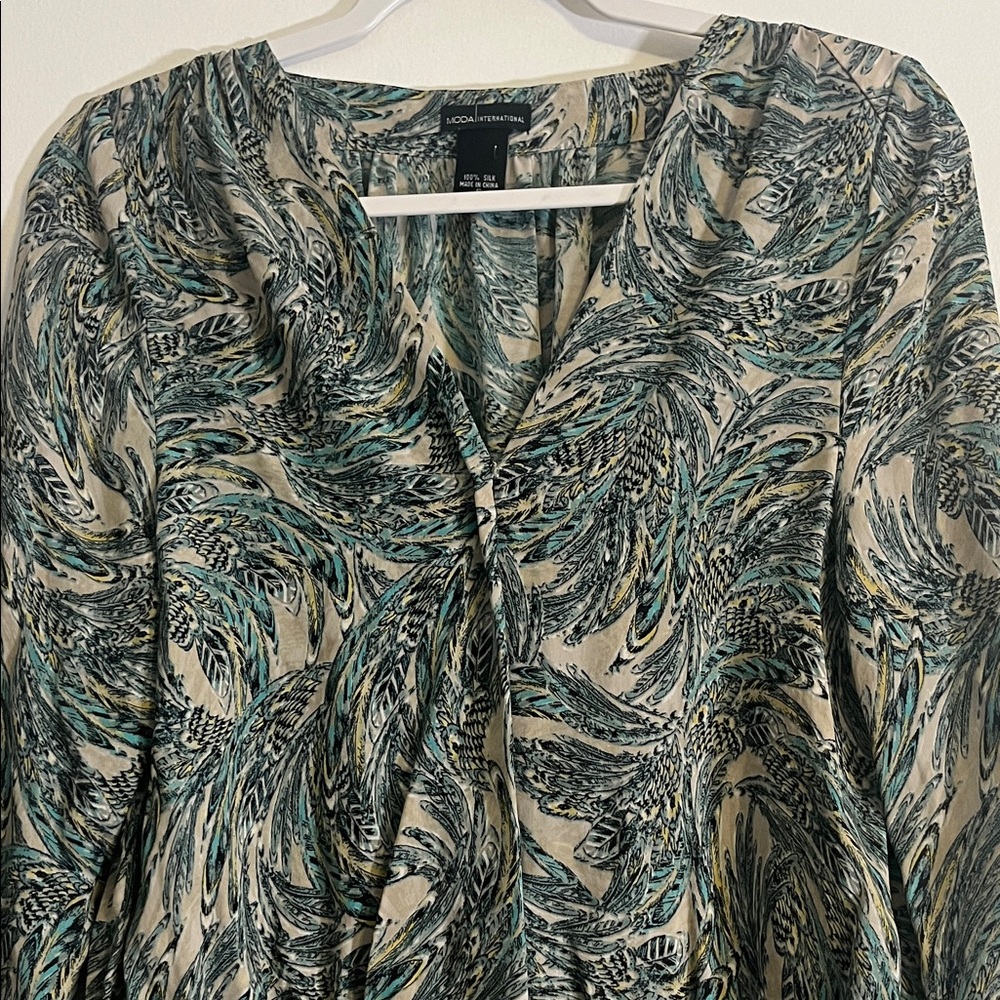Moda International Green And Cream Patterned Blouse View 5